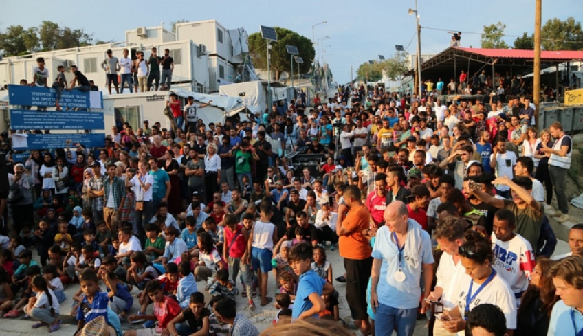Δήμαρχος Μυτιλήνης: Να φύγουν αμέσως από το νησί οι 5.000 αιτούντες άσυλο