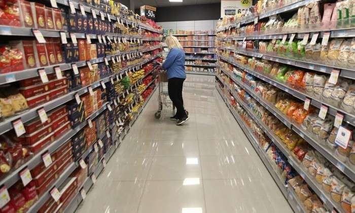Σπάνε... τα κοντέρ οι τιμές των τροφίμων