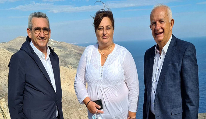 Στη Φολέγανδρο για το πρώτο κουδούνι της νέας σχολικής χρονιάς, ο Περιφερειάρχης Γιώργος Χατζημάρκος.