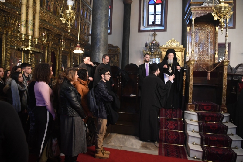 Πατριάρχης Βαρθολομαίος: Είσθε τα παιδιά του Facebook και του instagram, αλλά οι συνήθειες της εποχής δεν σας αφήνουν να χαρείτε από κοντά την επικοινωνία με το πρόσωπο του άλλου»