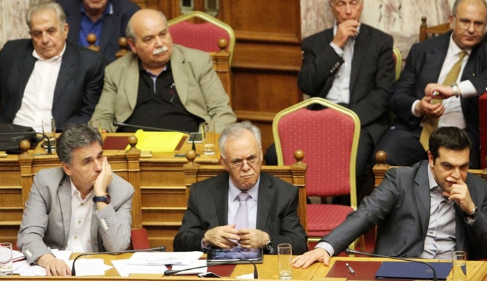 15 βουλευτές ΣΥΡΙΖΑ: Ψήφισαν «ναι» αλλά θα καταψηφίσουν τα μέτρα