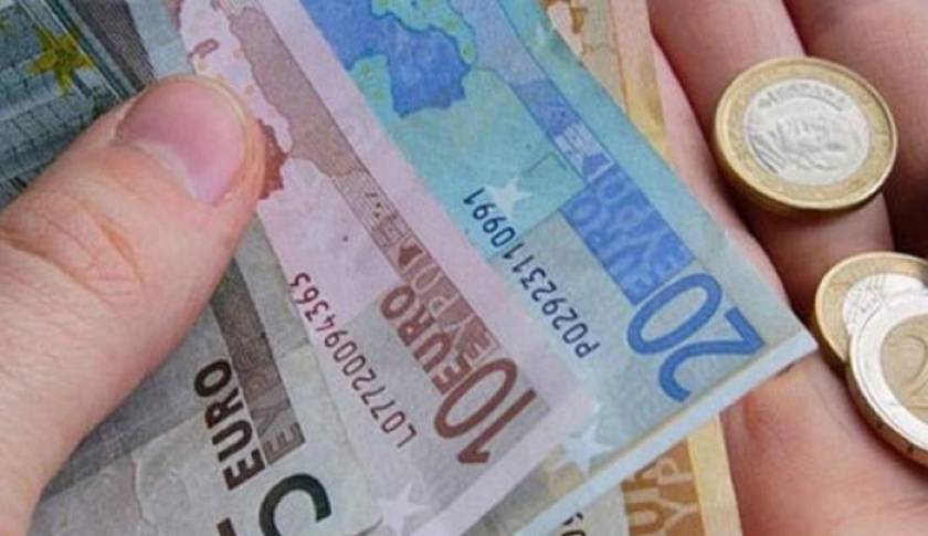 «Ανάσα» για υπερχρεωμένους ελεύθερους επαγγελματίες, «λαιμητόμος» για τους αγρότες