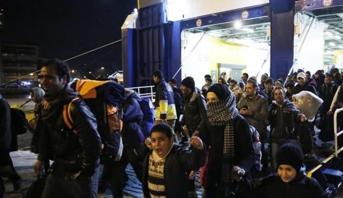 Απέραντος καταυλισμός μεταναστών το λιμάνι του Πειραιά - Έφτασαν ακόμα 1.700 πρόσφυγες