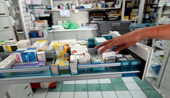 Πλεύρης σε ΕΟΦ για ελλείψεις φαρμάκων: Έλεγχος στα αποθέματα των φαρμακαποθηκών – Απειλή και για ανάκληση αδειών