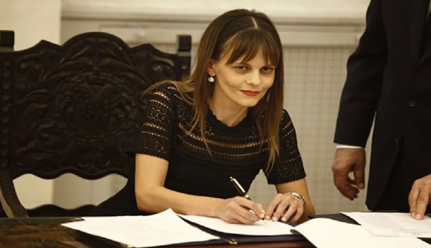 Απάντηση της Αχτσιόγλου στην αναφορά του Καματερού για τους εργαζόμενους στο ΔΗΡΑΣ