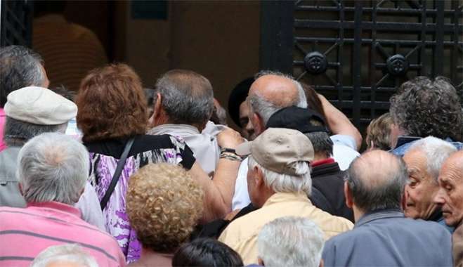 Συντάξεις: Προς επαναφορά η 13η σύνταξη - Τα τρία σενάρια και οι δικαιούχοι