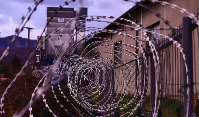 Αλβανία: Του έστειλαν όπλο με ντρόουν μέσα στις φυλακές και σκότωσε συγκρατούμενό του