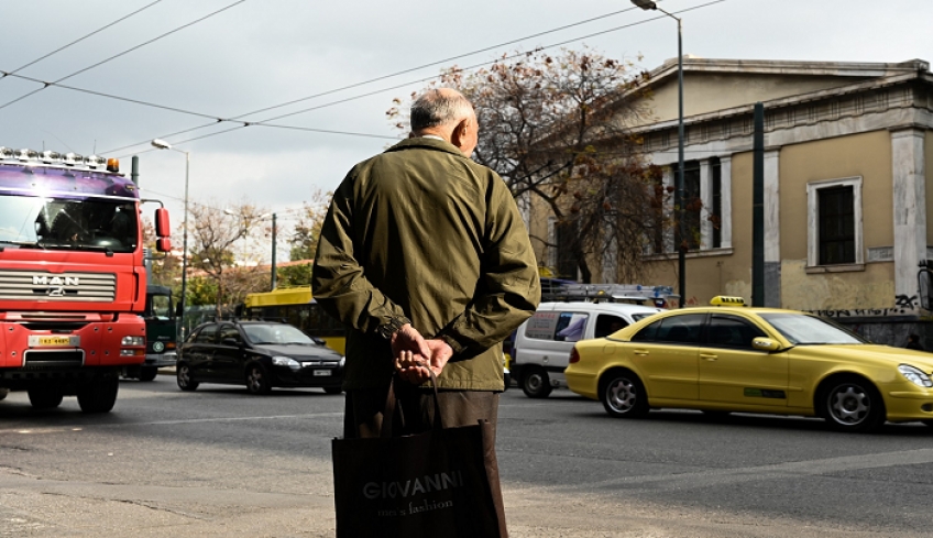 Αυξάνονται σε 130.000 ασφαλισμένους τα όρια ηλικίας για σύνταξη