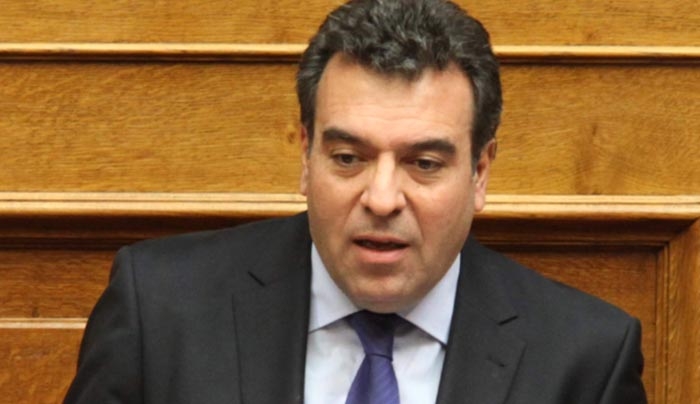 ΜΑΝΟΣ ΚΟΝΣΟΛΑΣ: «Η κυβέρνηση ΣΥΡΙΖΑ-ΑΝΕΛ παραβιάζει την ενιαία αρχή και έννοια της νησιωτικότητας»