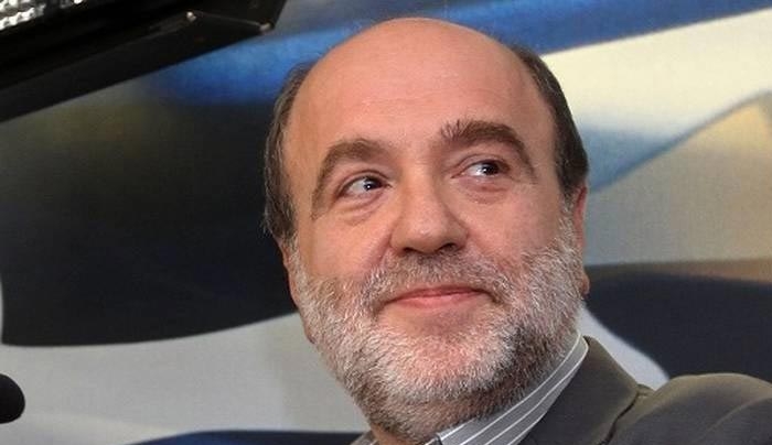 Διαψεύδει ο Τρύφωνας Αλεξιάδης την επιβολή φόρου σε tablet και smartphones