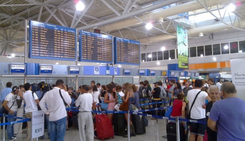Πάνω από €1 δισ. οι τουριστικές εισπράξεις στο α’ 4μηνο-Απογείωση στις διεθνείς αφίξεις