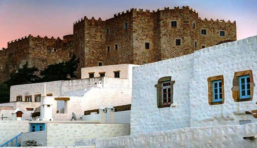 Η Daily Telegraph «ψηφίζει» Ελλάδα για το 2023 – 20 νησιά σε Αιγαίο και Ιόνιο για ιδανικές διακοπές