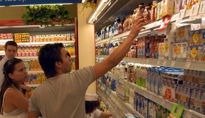 Θετικοί οι θεσμοί στην ελληνική πρόταση για αύξηση ΦΠΑ στο 24%-Τι αυξάνεται
