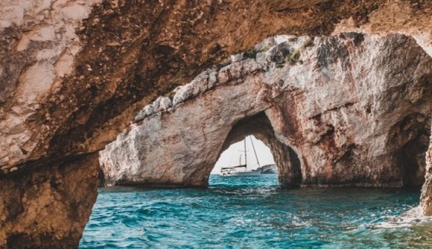 Ταύρε, σήμερα ο ρομαντισμός και η τρυφερότητα μπορεί να δημιουργήσουν ονειρεμένη ατμόσφαιρα για σένα και το ταίρι σου.