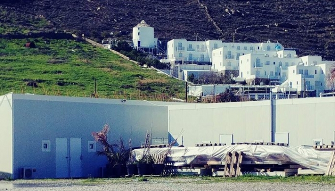 Η Μύκονος γίνεται... Πέραμα με τα κοντέινερ-σπίτια για τους εργαζόμενους