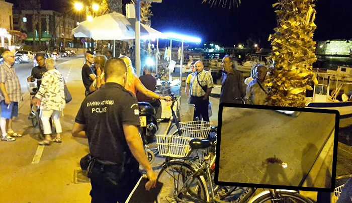 Aτύχημα στα Δελφίνια: Γυναίκα με ποδήλατο έχασε την ισορροπία της κι έπεσε σε διερχόμενο ΙΧ