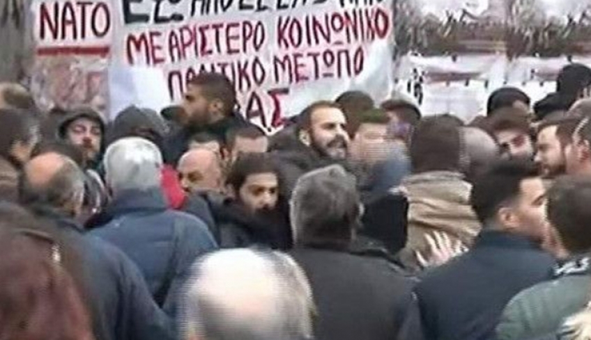 Προπηλάκισαν Σκουρλέτη, Ρήγα, Τόσκα, Δρίτσα και Φίλη στο Πολυτεχνείο   Πηγή: Προπηλάκισαν Σκουρλέτη, Ρήγα, Τόσκα, Δρίτσα και Φίλη στο Πολυτεχνείο | iefimerida.gr