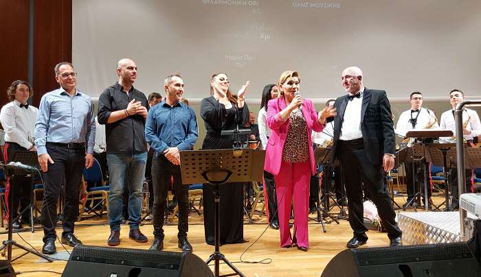 Καταχειροκροτήθηκε η Φιλαρμονική Ορχήστρα Ποικίλης Μουσικής ΔΟΠΑΒΣ Κω και η Γ.Νέγκα στη συναυλία-αφιέρωμα στο Χ.Νικολόπουλο