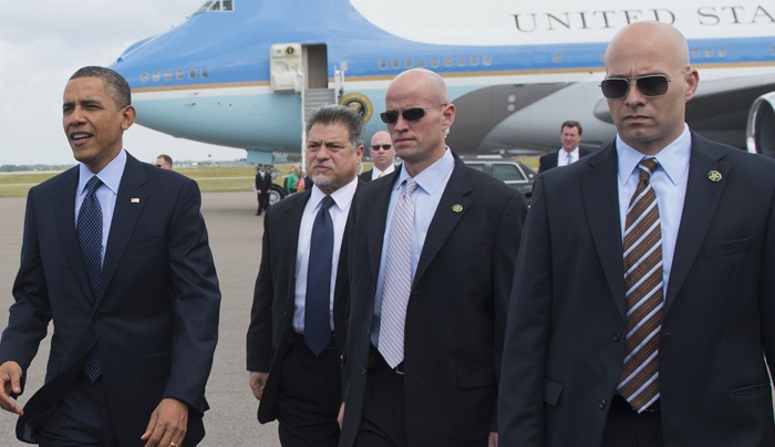 300 Αμερικανοί πράκτορες προσγειώθηκαν στην Ελευσίνα για προστασία του Ομπάμα