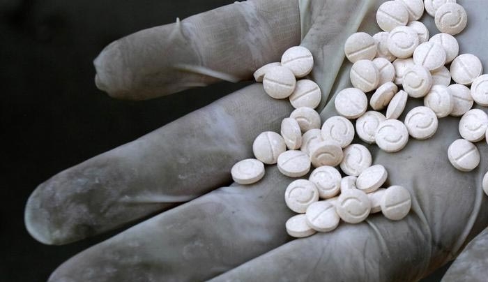 Κύκλωμα παρασκεύαζε τα ναρκωτικά των τζιχαντιστών σε εργαστήριο στην Αττική - Κατασχέθηκαν 600.000 χάπια