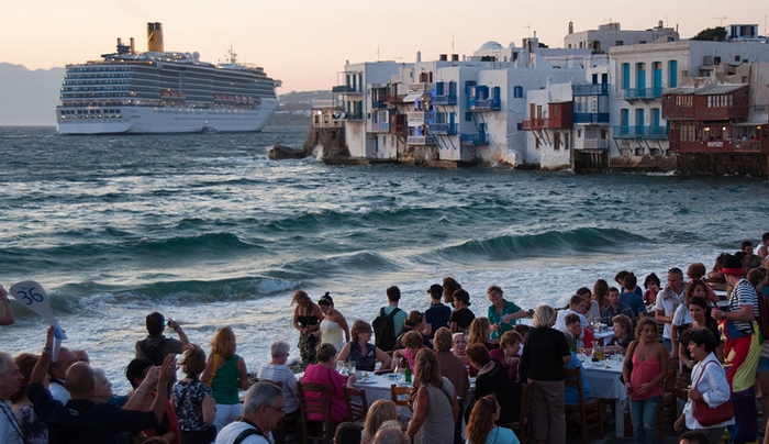 «Πετάει» ο ελληνικός τουρισμός: ΠΤΩΣΗ στα Δωδεκάνησα με -3,2%