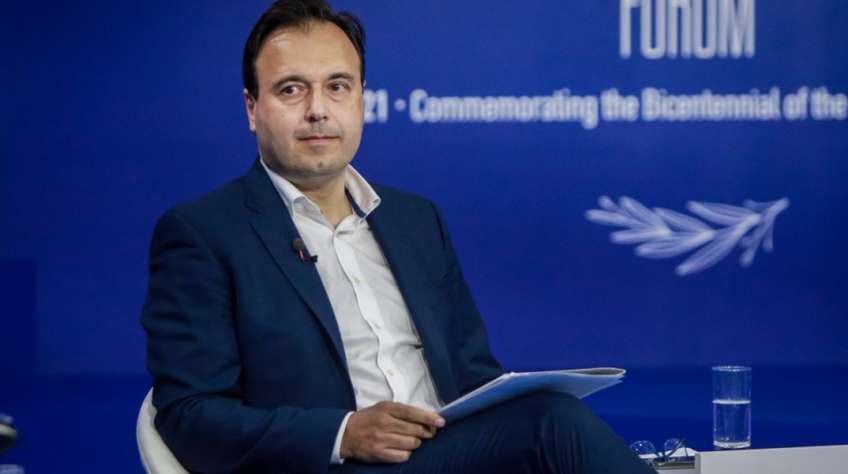 Ετοιμάζει πρόστιμα η Κυβέρνηση και για τους χρήστες του “πειρατικού” περιεχομένου στην TV!