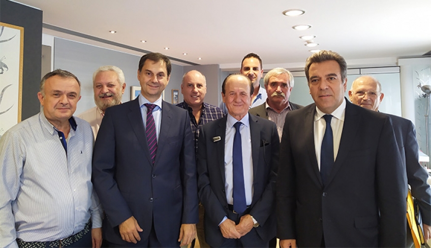 «Συνάντηση πολιτικής ηγεσίας του Υπουργείου Τουρισμού με την Πανελλήνια Ομοσπονδία Ταξί και Αγοραίων»