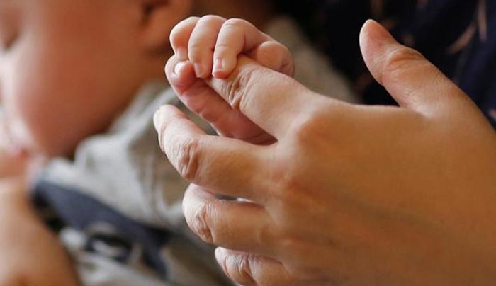 Σοκ στη Ρόδο: Βρέθηκε νεογέννητο παρατημένο σε τηλεφωνικό θάλαμο