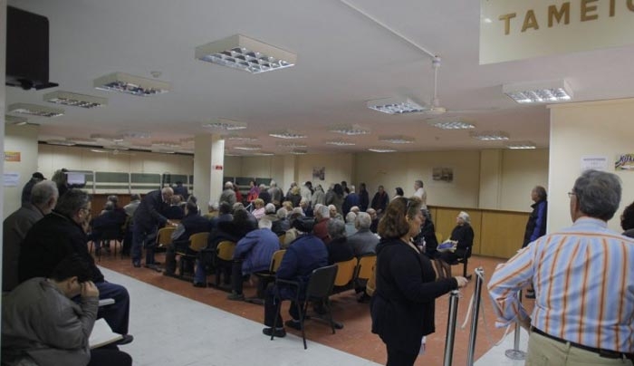 Tα ελλείμματα «πνίγουν» τα Ασφαλιστικά Ταμεία