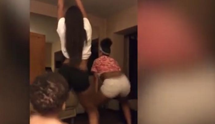 Τρομερός «μπόμπιρας» κλέβει την παράσταση σε βίντεο twerking δυο κοριτσιών [βίντεο]