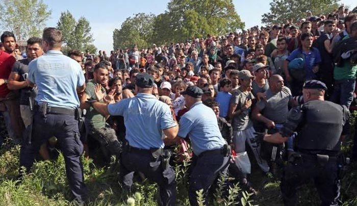 Η Κροατία ενισχύει τους ελέγχους στα σύνορα με τη Σερβία για να περιορίσει το μεταναστευτικό