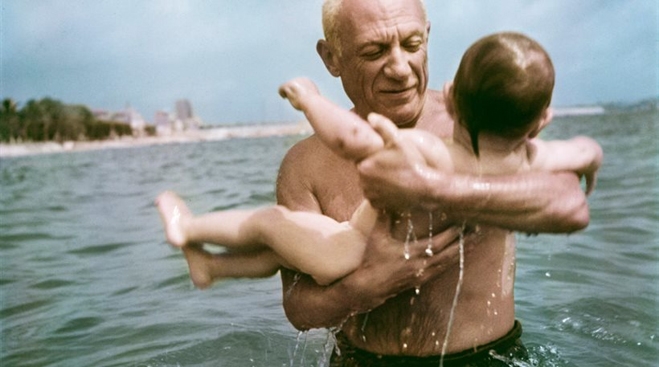 Διάσημη φωτογραφία του Πάμπλο Πικάσο, το Διεθνές Κέντρο Φωτογραφίας τιμά τη μνήμη του Robert Capa.