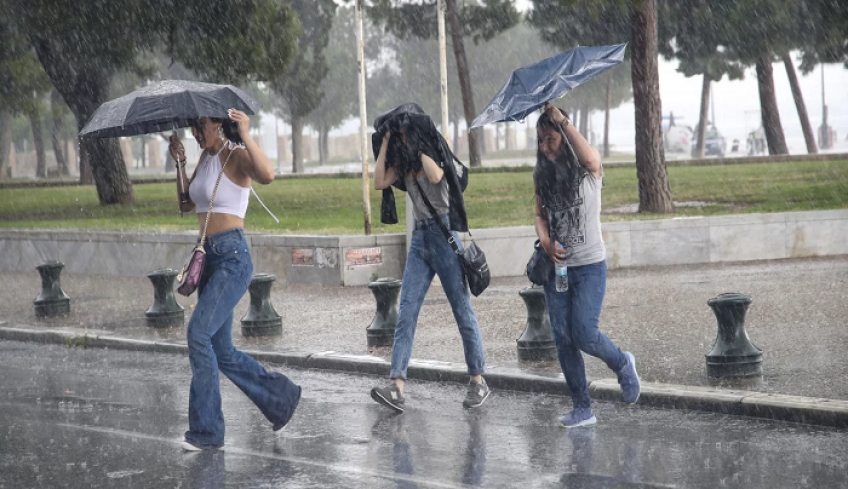 Μαρουσάκης: Έρχονται ισχυρές και μεγάλης διάρκειας βροχοπτώσεις -Πού θα χτυπήσει η κακοκαιρία
