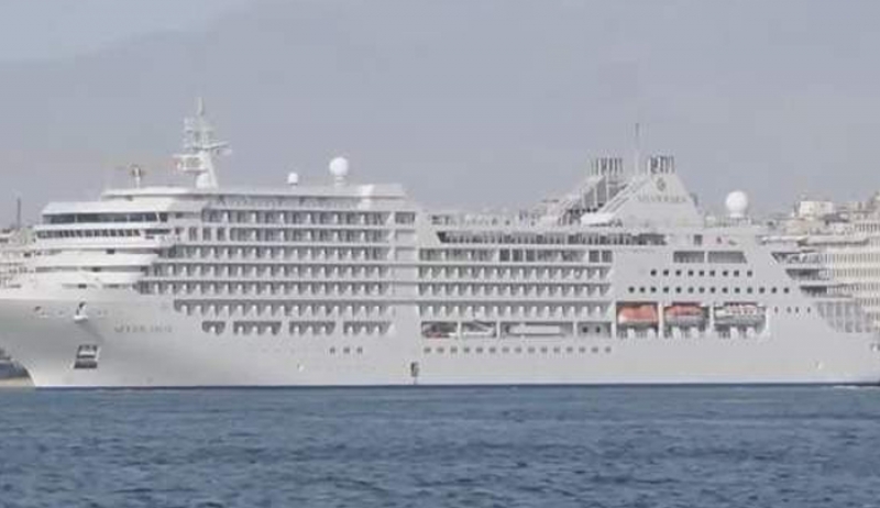 Εντυπωσίασε το Silver Muse στον Πειραιά -Το κρουαζιερόπλοιο που φιλοξενεί 596 άτομα και έχει πλήρωμα 408 [βίντεο]