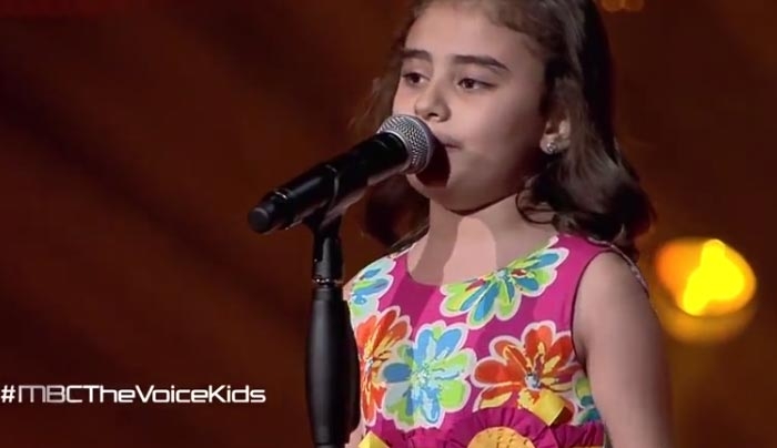 Συγκλονίζει 9χρονη από τη Συρία: «Λύγισε» τραγουδώντας για την ειρήνη (Βίντεο)