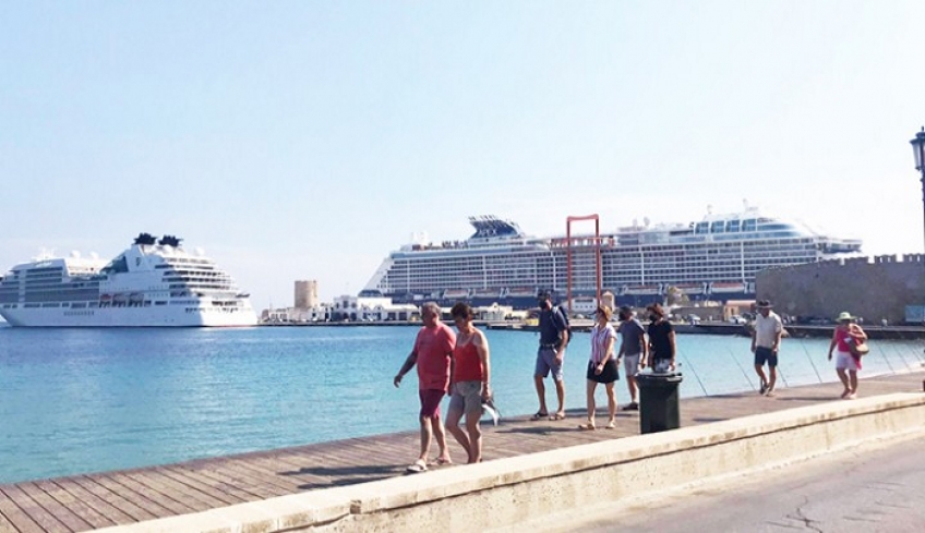 Σαράντα κρουαζιερόπλοια τον Οκτώβριο στη Ρόδο
