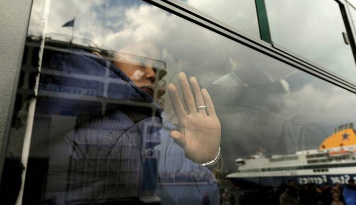Με το «σταγονόμετρο» περνούν οι πρόσφυγες στα Σκόπια