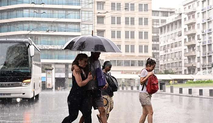 Καιρός σήμερα: Άνεμοι έως 4 μποφόρ στην Αττική, έως 37 βαθμούς η θερμοκρασία στη χώρα – Πού θα ρίξει καταιγίδες