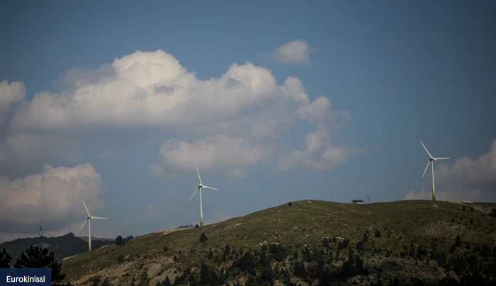 Σκρέκας: "Πράσινο" το 50% της ηλεκτρικής ενέργειας έως το τέλος του έτους - 500 εκατ. ευρώ το όφελος από τις ανανεώσιμες πηγές