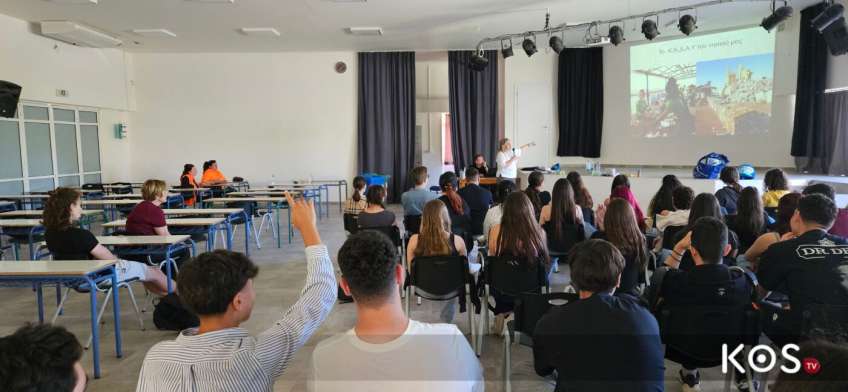 Ενημερωτική ομιλία για την ανακύκλωση στους μαθητές του 2ου ΓΕΛ Κω, από την Υπηρεσία Περιβάλλοντος, Καθαριότητας και Ανακύκλωσης Δήμου Κω