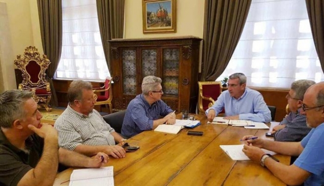 Με γιατρούς , διασώστες και ασθενοφόρα, η Περιφέρεια ενισχύει το ΕΚΑΒ