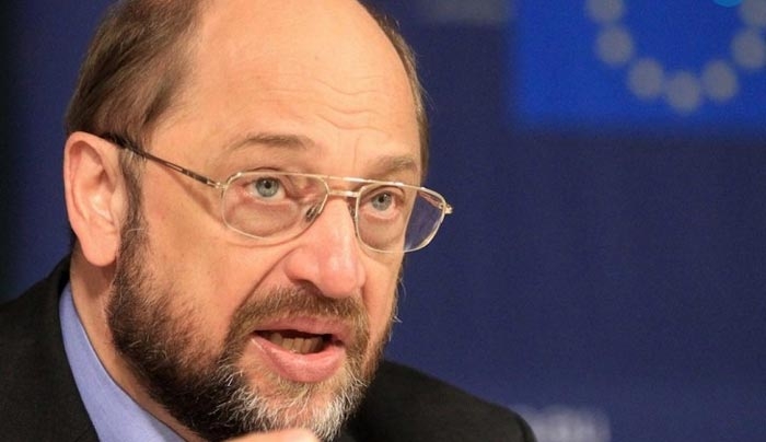 Σούλτς: Πάρκινγκ προσφύγων η Ελλάδα, αν κλείσουν τα σύνορα