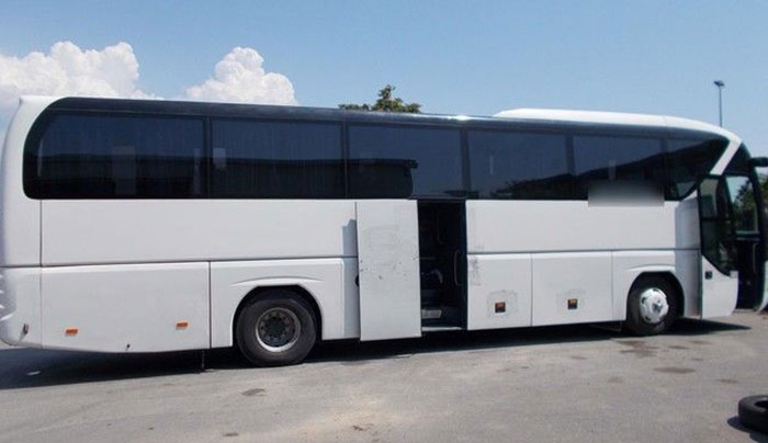 Τουριστικό λεωφορείο στην Θεσσαλονίκη μετέφερε 150 μετανάστες και τους...