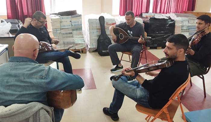 Μαθήματα λαούτου και παραδοσιακού βιολιού στο Εργαστήρι Παραδοσιακής Μουσικής του Συλλόγου Φίλων Μουσικής &quot;ΑΡΙΩΝ&quot;