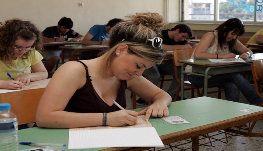 Πανελλαδικές εξετάσεις: Αυξημένη ύλη σε τέσσερα μαθήματα – Οι αλλαγές