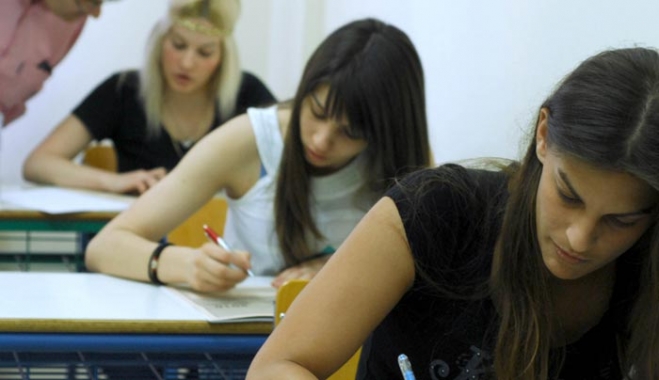 Πανελλαδικές Εξετάσεις: Σκέψεις κατάργησης κάνει η κυβέρνηση-ΒΙΝΤΕΟ