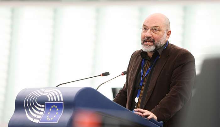 Σάκης Αρναούτογλου: Από την ευκαιρία στην αδιαφορία – Η Κυβέρνηση πνίγει την Καινοτομία.
