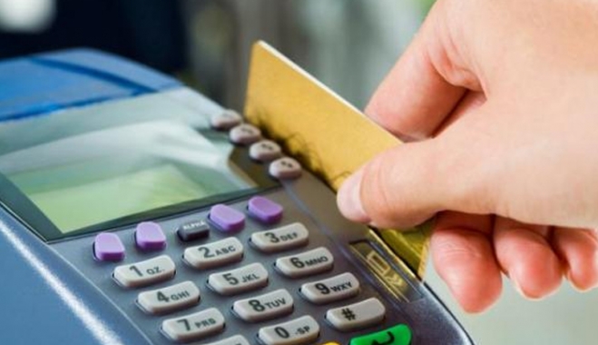 «Δώρα» και λοταρίες για συστηματική χρήση πλαστικού χρήματος