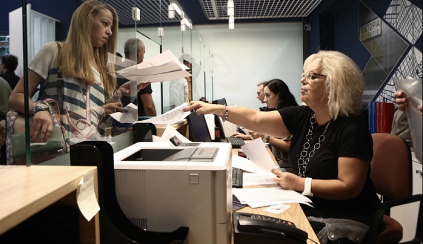 Οι 20+1 υπηρεσίες που θα διεκπεραιώνονται πλέον και στα ΚΕΠ: Από ασφαλιστική ενημερότητα μέχρι βεβαιώσεις σπουδών