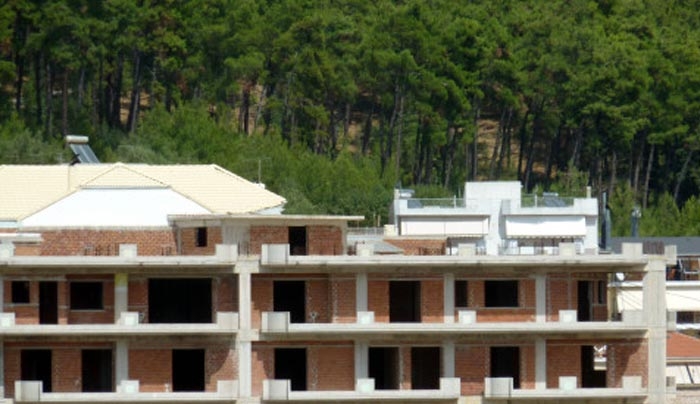 Τετράμηνη παράταση για τα αυθαίρετα